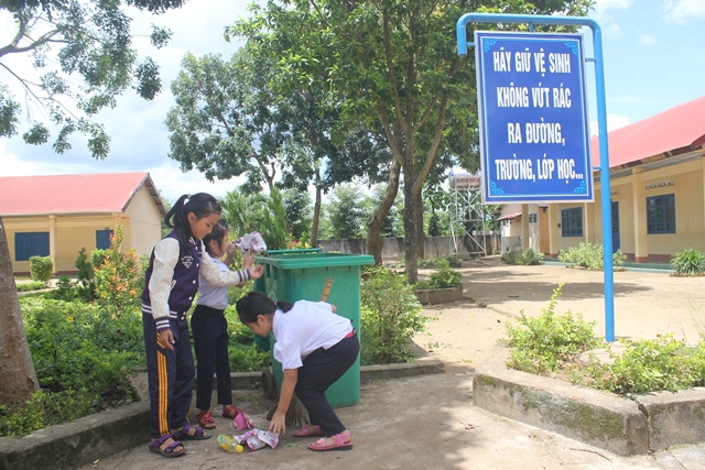 trang trí bồn hoa trường học