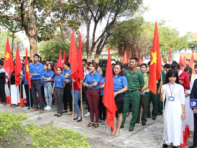 Huyện Buôn Đôn: Tổ chức lễ phát động Thanh niên với văn hóa giao thông