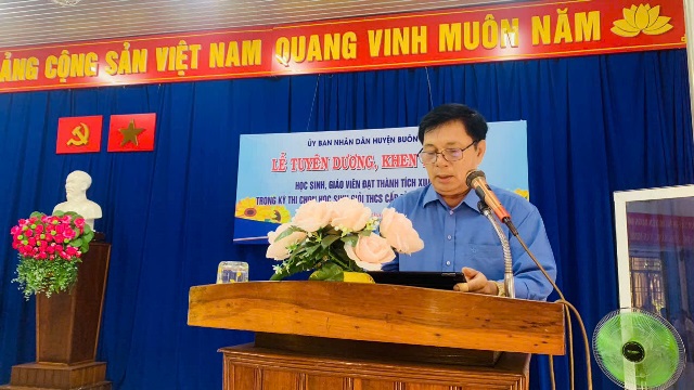 Huyện Buôn Đôn: Tuyên dương, khen thưởng học sinh, giáo viên đạt thành tích xuất sắc trong kỳ thi chọn học sinh giỏi THCS cấp tỉnh năm học 2024 – 2025