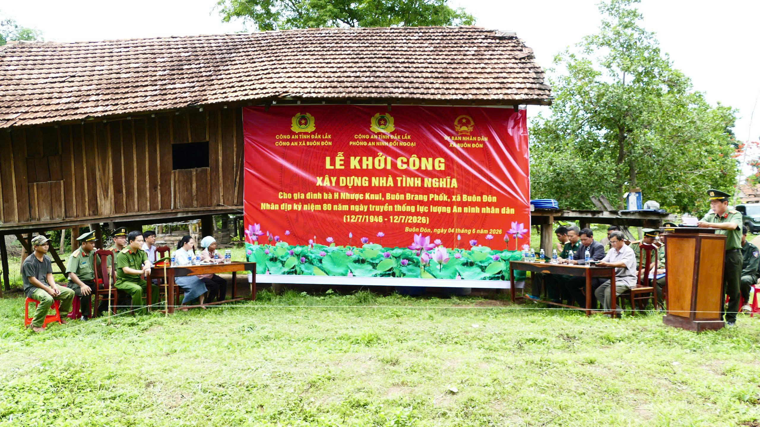 LỄ KHỞI CÔNG XÂY DỰNG NHÀ TÌNH NGHĨA