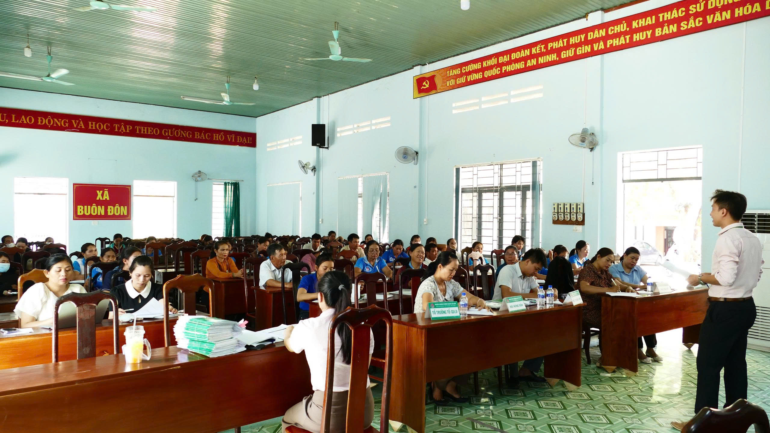 Ngân hàng chính sách xã hội tổ chức hội nghị giao ban tháng 4 năm 2026 tại xã Buôn Đôn